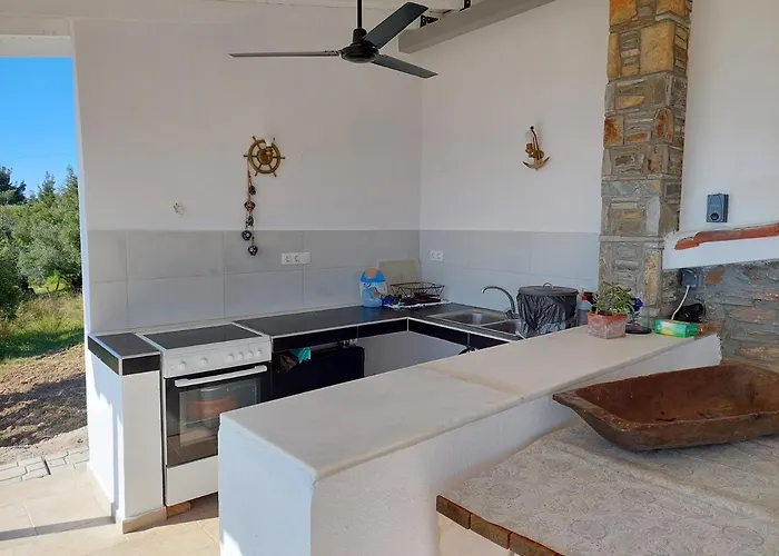 Johell Willa Neos Marmaras