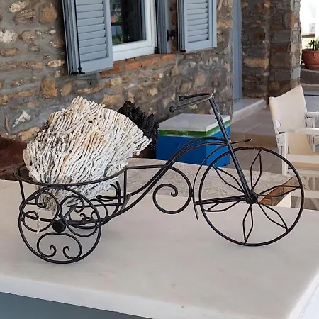 Johell * Neos Marmaras