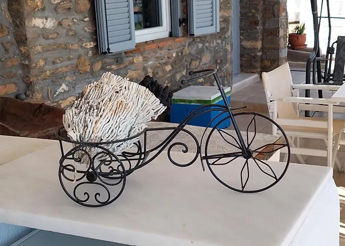 Johell * Neos Marmaras